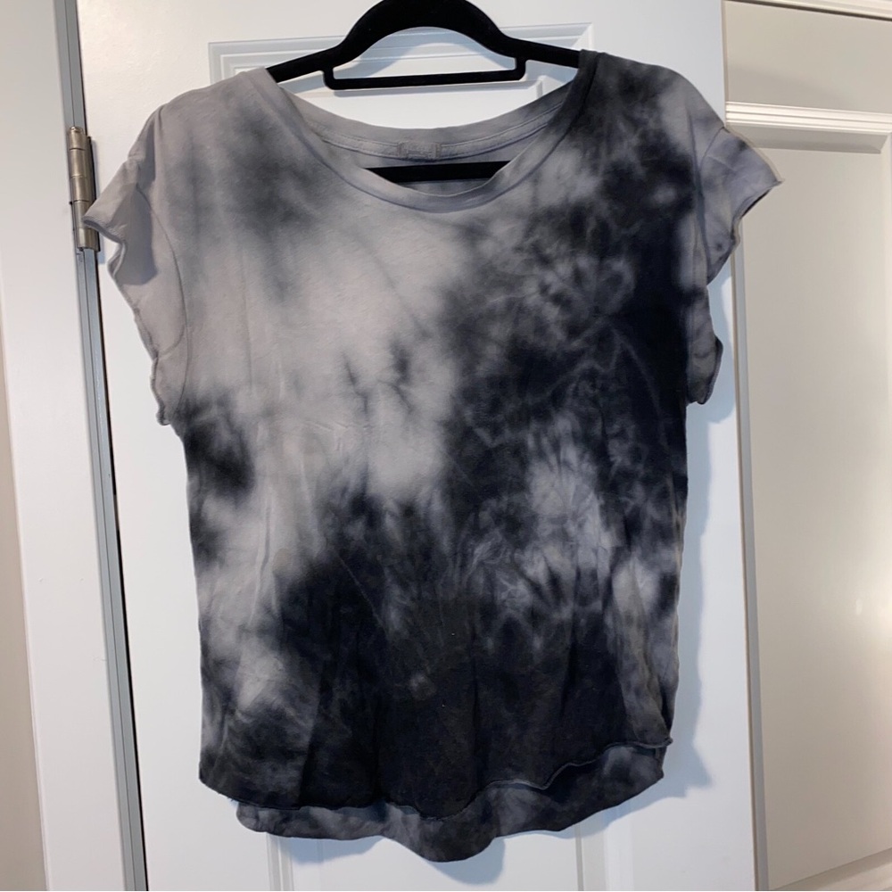 Brandy Melville Black and Gray Tie-Dye Tee